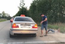 Hodhi mbeturina prej dritares, taksisti e nxori dhunshëm për ta lënë në mes të rrugës (Video)