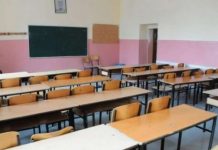 Komunat dhe prindërit kërkojnë kthimin e nxënësve në shkolla, MASh ende pa vendim