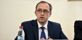 Hoti: Të dakordohemi për presidentin ose ulemi e flasim datën e zgjedhjeve